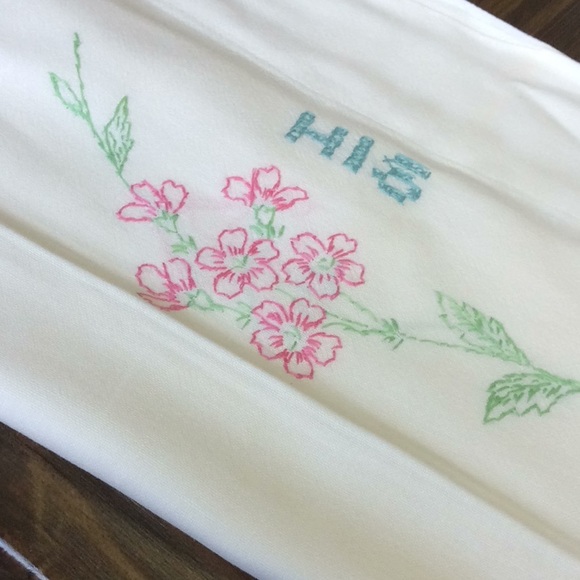 FINAL SALE PRICE Vintage White Floral His/Hers Pillow Case Set - Picture 2 of 7